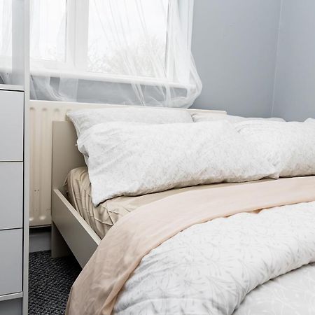Shirley House 2, Self Catering Guest House, Self Check In, Smart Locks, 10 Min Walk To Southampton General, Aspire And Princess Anne Hospitals, Access To Fully Equipped Kitchen, Excellent Transport Links, Ideal For Longer Stays And Hospital Shifts Екстериор снимка
