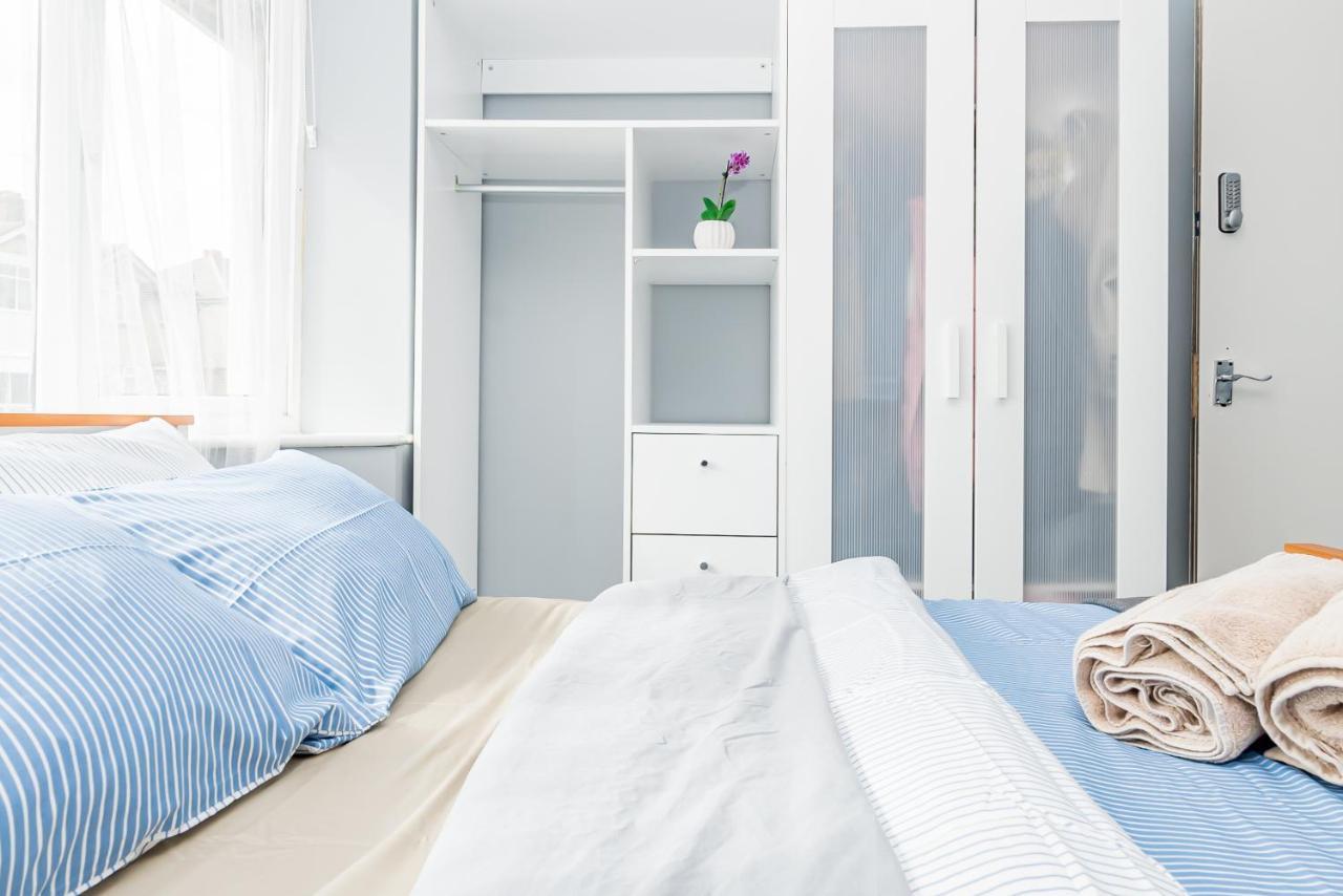 Shirley House 2, Self Catering Guest House, Self Check In, Smart Locks, 10 Min Walk To Southampton General, Aspire And Princess Anne Hospitals, Access To Fully Equipped Kitchen, Excellent Transport Links, Ideal For Longer Stays And Hospital Shifts Екстериор снимка