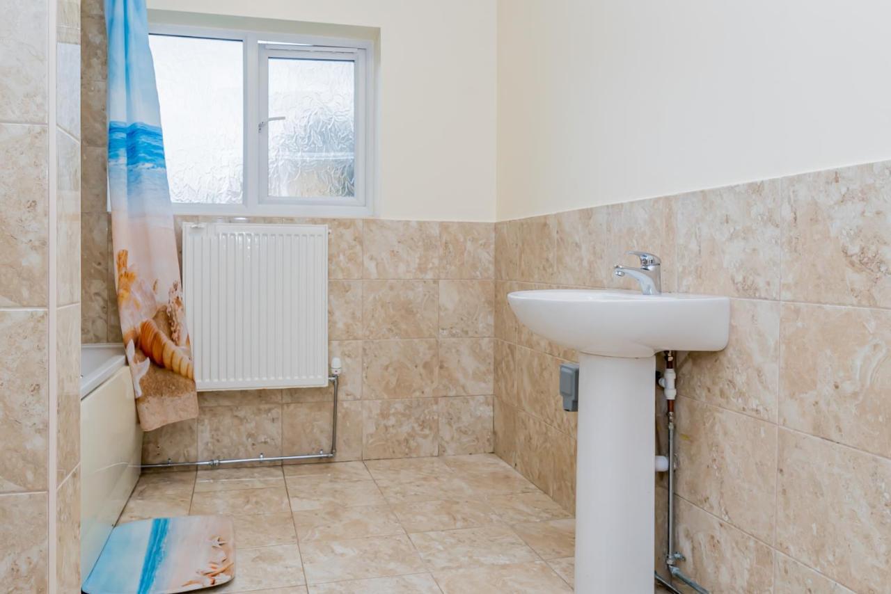Shirley House 2, Self Catering Guest House, Self Check In, Smart Locks, 10 Min Walk To Southampton General, Aspire And Princess Anne Hospitals, Access To Fully Equipped Kitchen, Excellent Transport Links, Ideal For Longer Stays And Hospital Shifts Екстериор снимка