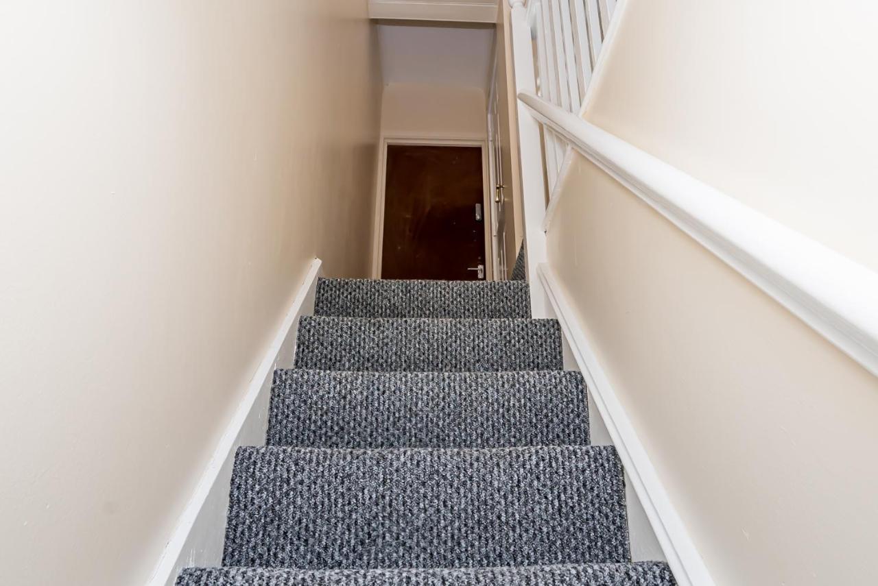 Shirley House 2, Self Catering Guest House, Self Check In, Smart Locks, 10 Min Walk To Southampton General, Aspire And Princess Anne Hospitals, Access To Fully Equipped Kitchen, Excellent Transport Links, Ideal For Longer Stays And Hospital Shifts Екстериор снимка