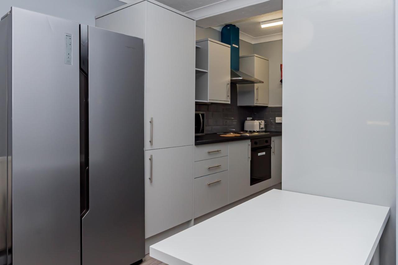 Shirley House 2, Self Catering Guest House, Self Check In, Smart Locks, 10 Min Walk To Southampton General, Aspire And Princess Anne Hospitals, Access To Fully Equipped Kitchen, Excellent Transport Links, Ideal For Longer Stays And Hospital Shifts Екстериор снимка
