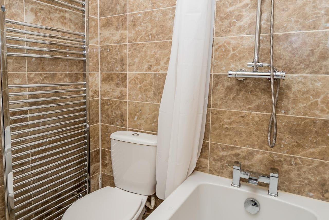 Shirley House 2, Self Catering Guest House, Self Check In, Smart Locks, 10 Min Walk To Southampton General, Aspire And Princess Anne Hospitals, Access To Fully Equipped Kitchen, Excellent Transport Links, Ideal For Longer Stays And Hospital Shifts Екстериор снимка