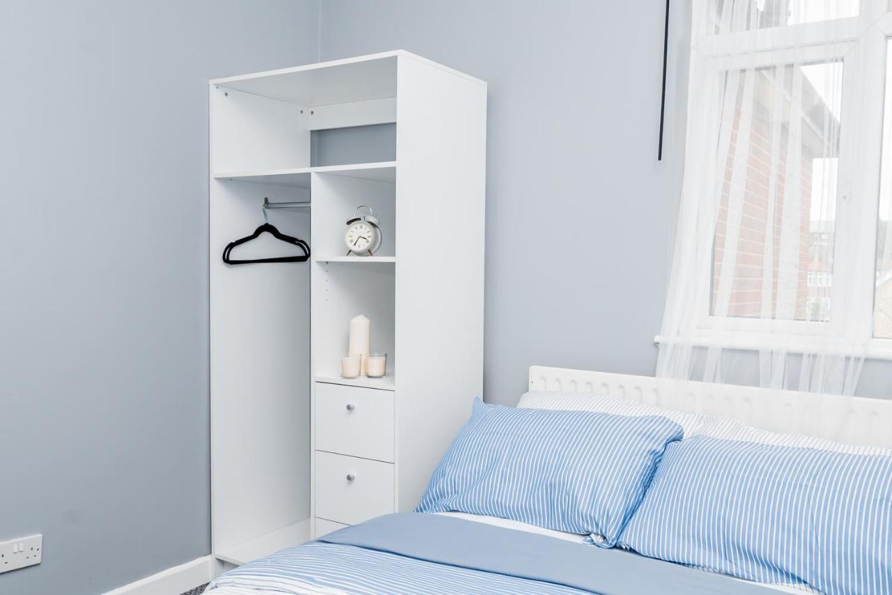 Shirley House 2, Self Catering Guest House, Self Check In, Smart Locks, 10 Min Walk To Southampton General, Aspire And Princess Anne Hospitals, Access To Fully Equipped Kitchen, Excellent Transport Links, Ideal For Longer Stays And Hospital Shifts Екстериор снимка