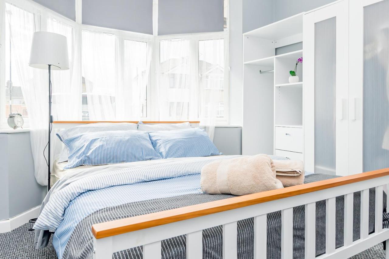 Shirley House 2, Self Catering Guest House, Self Check In, Smart Locks, 10 Min Walk To Southampton General, Aspire And Princess Anne Hospitals, Access To Fully Equipped Kitchen, Excellent Transport Links, Ideal For Longer Stays And Hospital Shifts Екстериор снимка