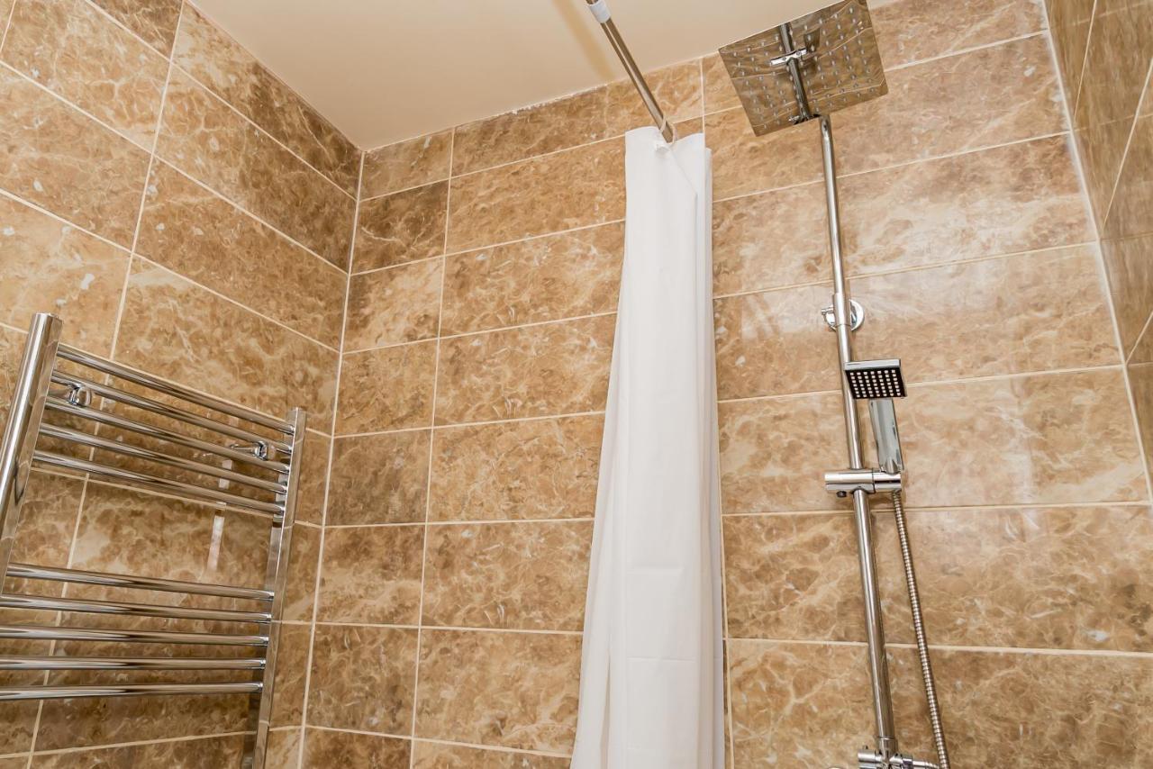 Shirley House 2, Self Catering Guest House, Self Check In, Smart Locks, 10 Min Walk To Southampton General, Aspire And Princess Anne Hospitals, Access To Fully Equipped Kitchen, Excellent Transport Links, Ideal For Longer Stays And Hospital Shifts Екстериор снимка