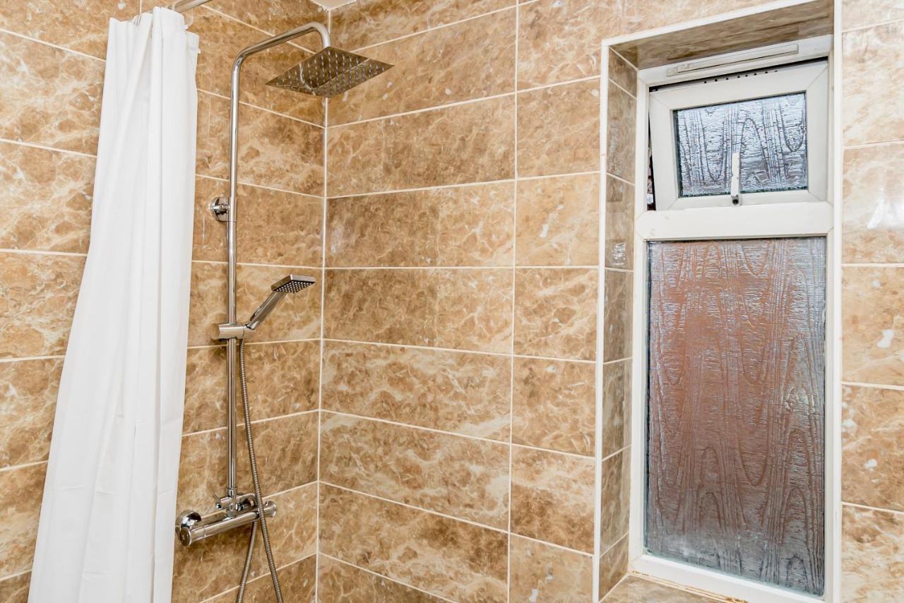 Shirley House 2, Self Catering Guest House, Self Check In, Smart Locks, 10 Min Walk To Southampton General, Aspire And Princess Anne Hospitals, Access To Fully Equipped Kitchen, Excellent Transport Links, Ideal For Longer Stays And Hospital Shifts Екстериор снимка